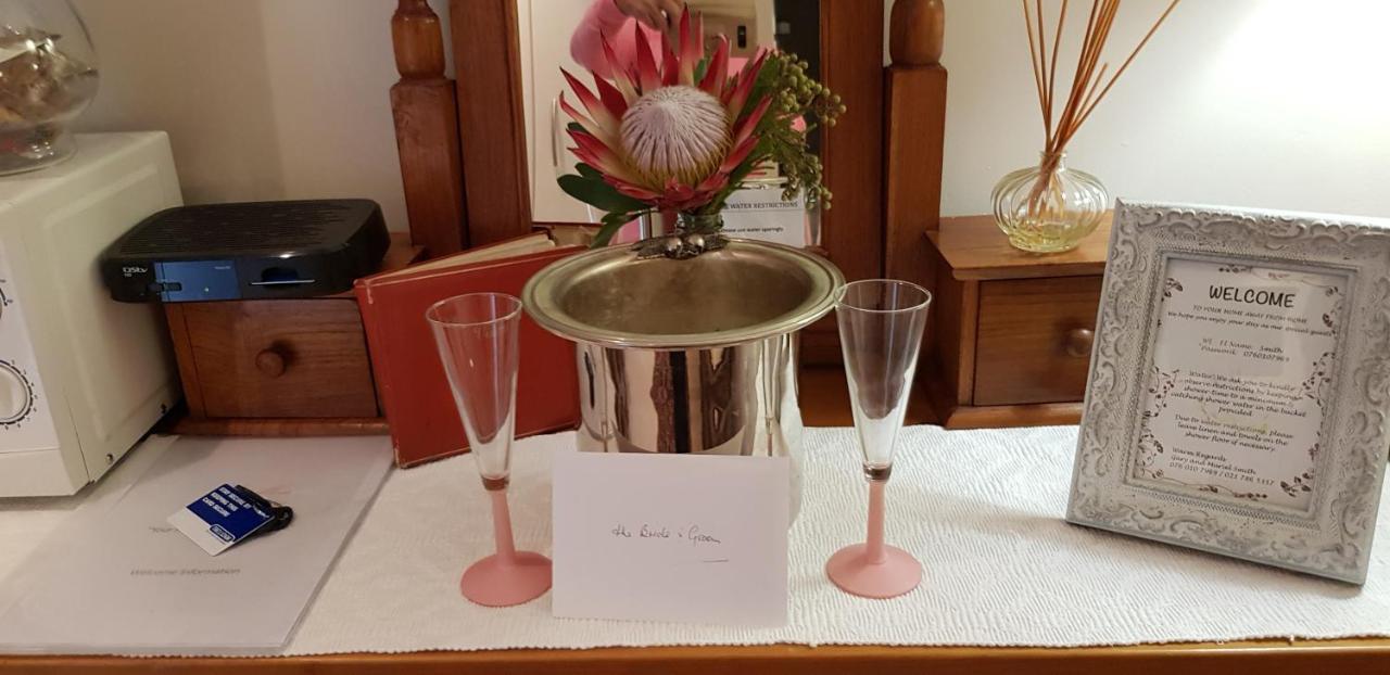 Papillon Guest Suite Simonʼs Town エクステリア 写真