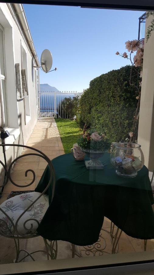Papillon Guest Suite Simonʼs Town エクステリア 写真