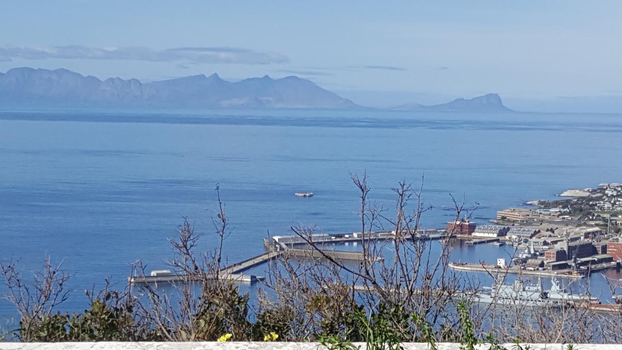 Papillon Guest Suite Simonʼs Town エクステリア 写真